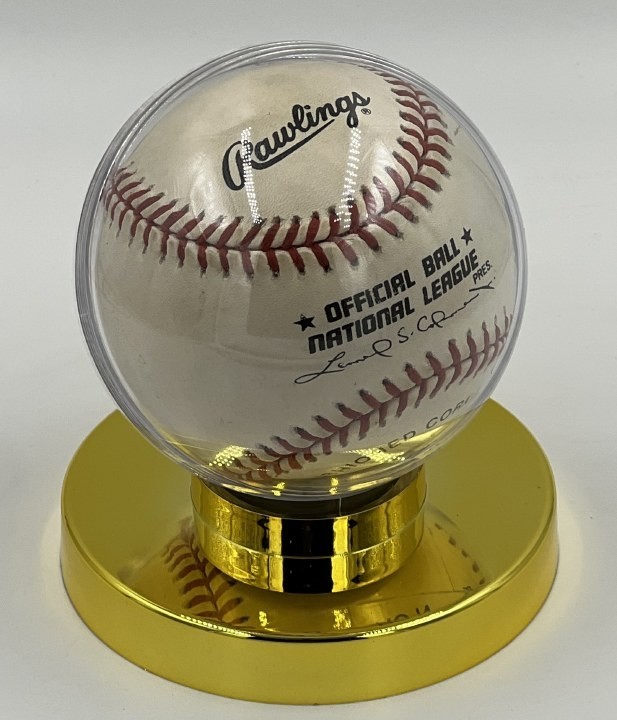 CSP Gold Base Baseball Holder Protective Display Case For Balls Gold Pedestal