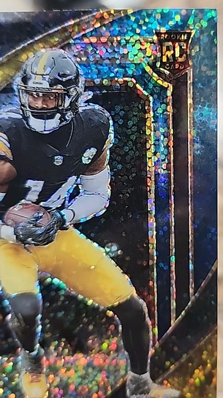2022 Panini Select – Suite Level George Pickens #343 Cosmic Prizm (RC)