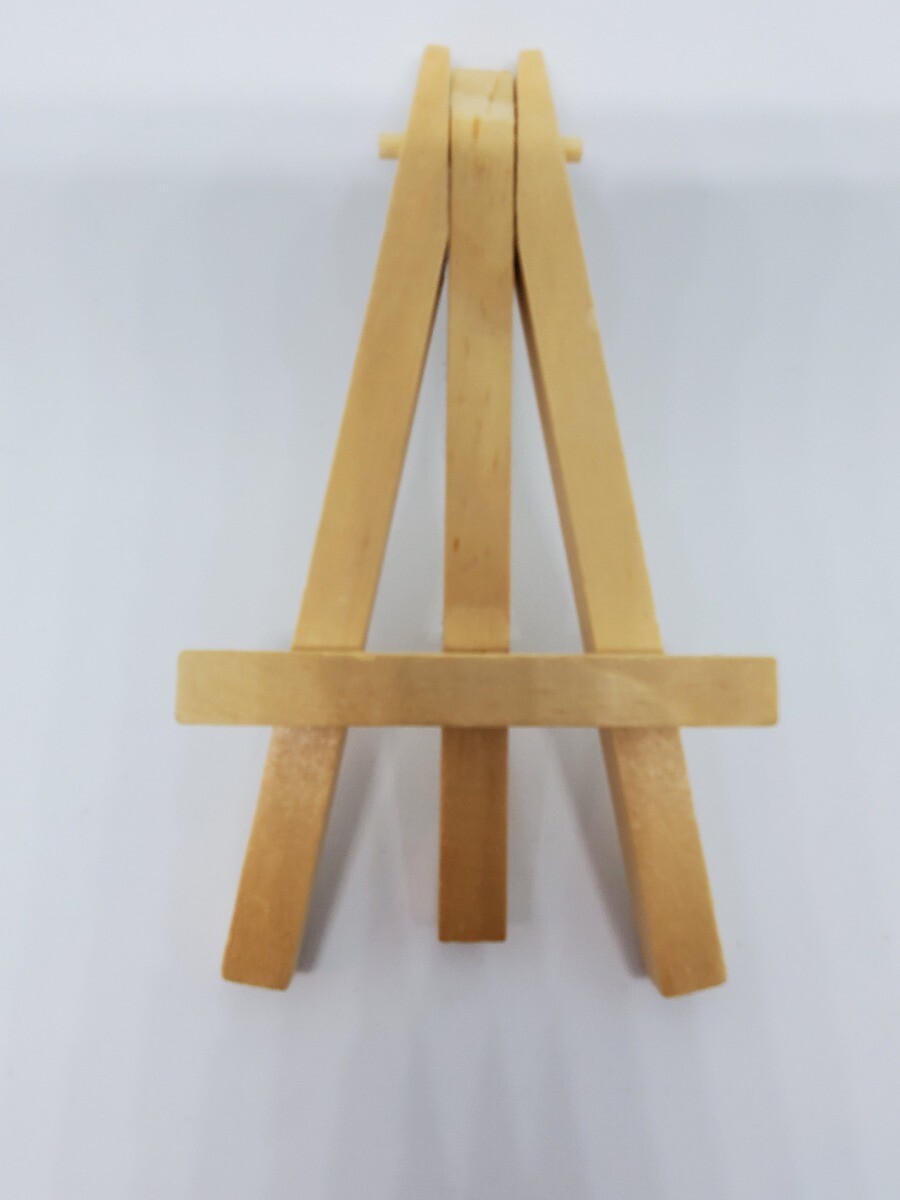 Card Display Stand – Wood, Black, Clear Styles of Stands – Trading Card Supplies