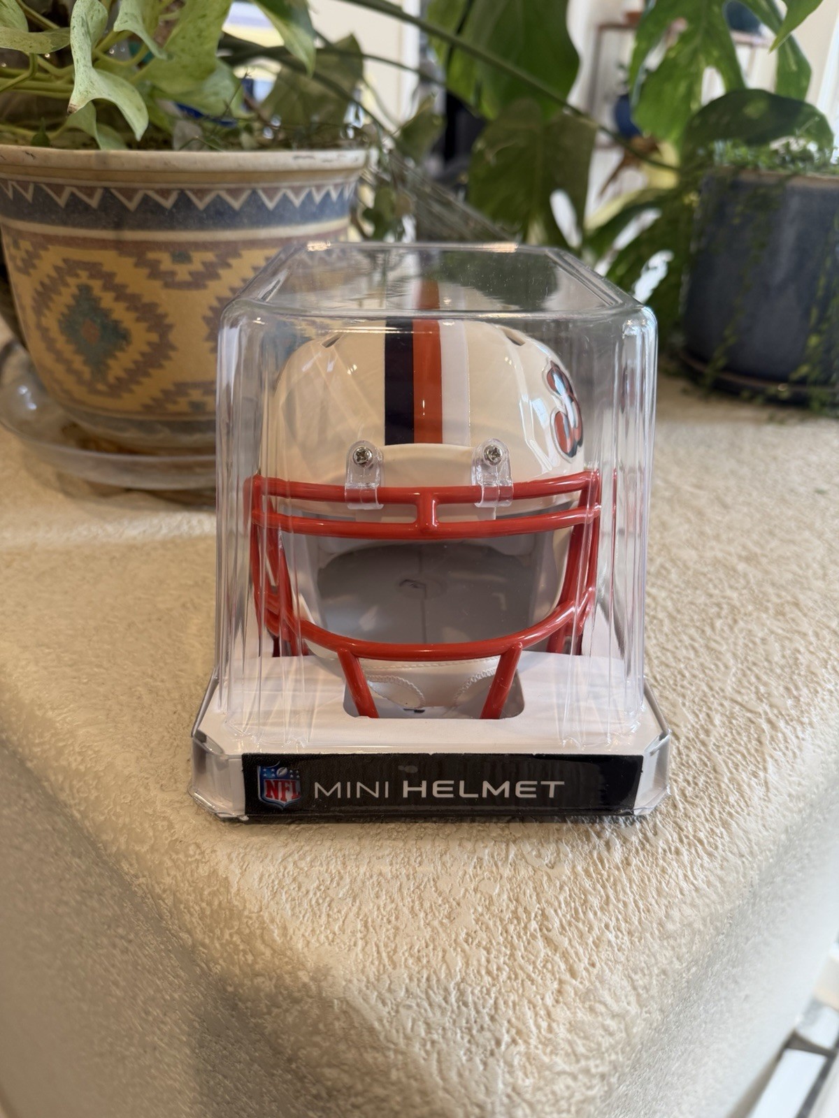 Brian Urlacher Signed Chicago Bears Retro Mini Helmet Inscribed “HOF 18” BAS