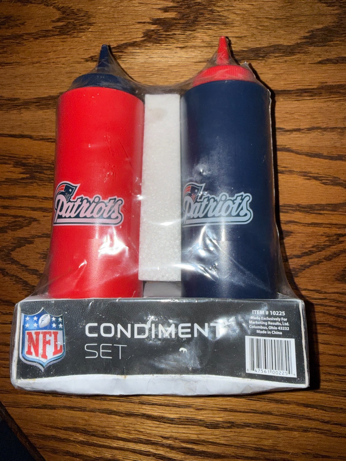 NFL New England Patriots Condiment Set, 12 Oz Bottles, Set of 2 NEW