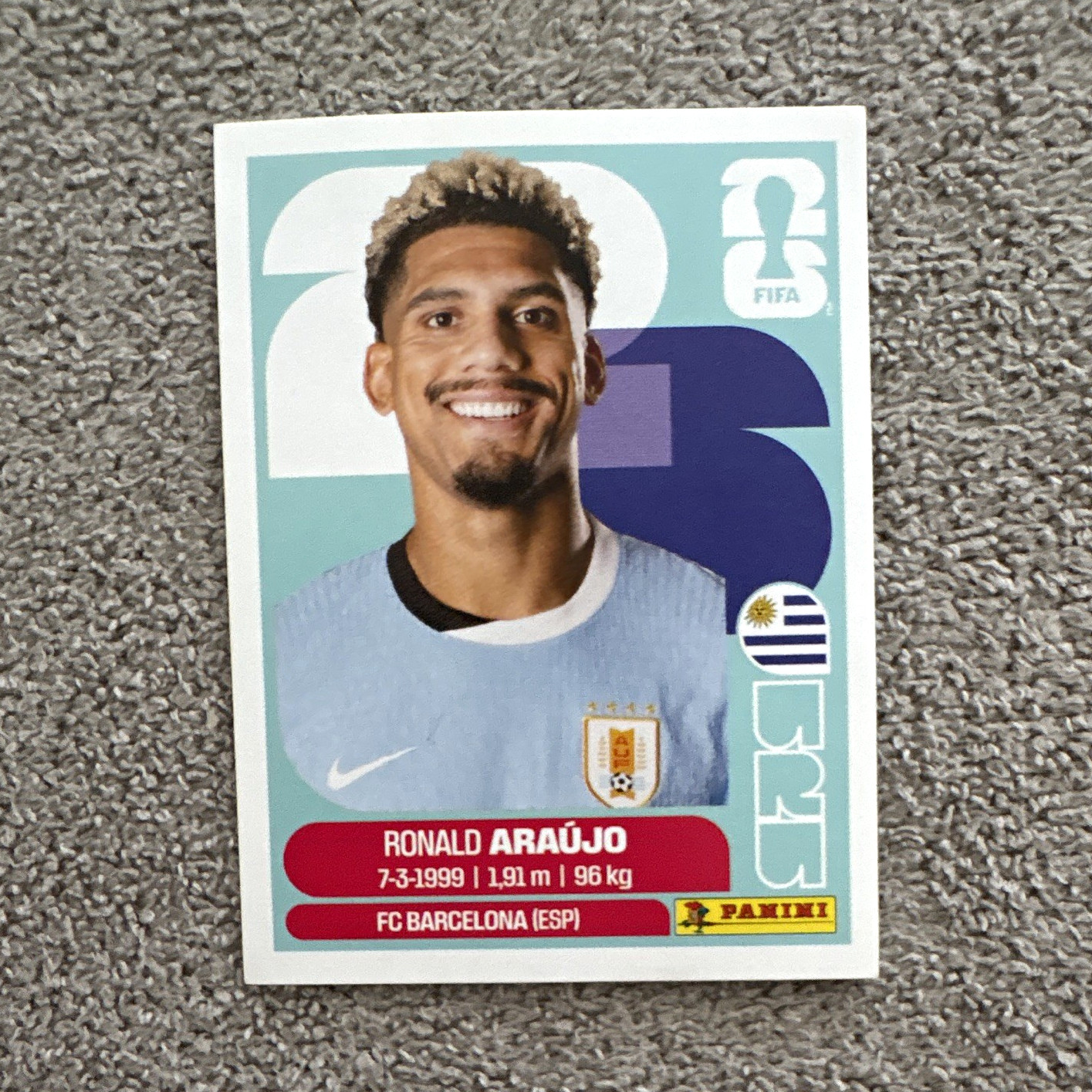 Panini FIFA World Cup 2026 Ronald Araújo Uruguay Portrait Sticker URU 4