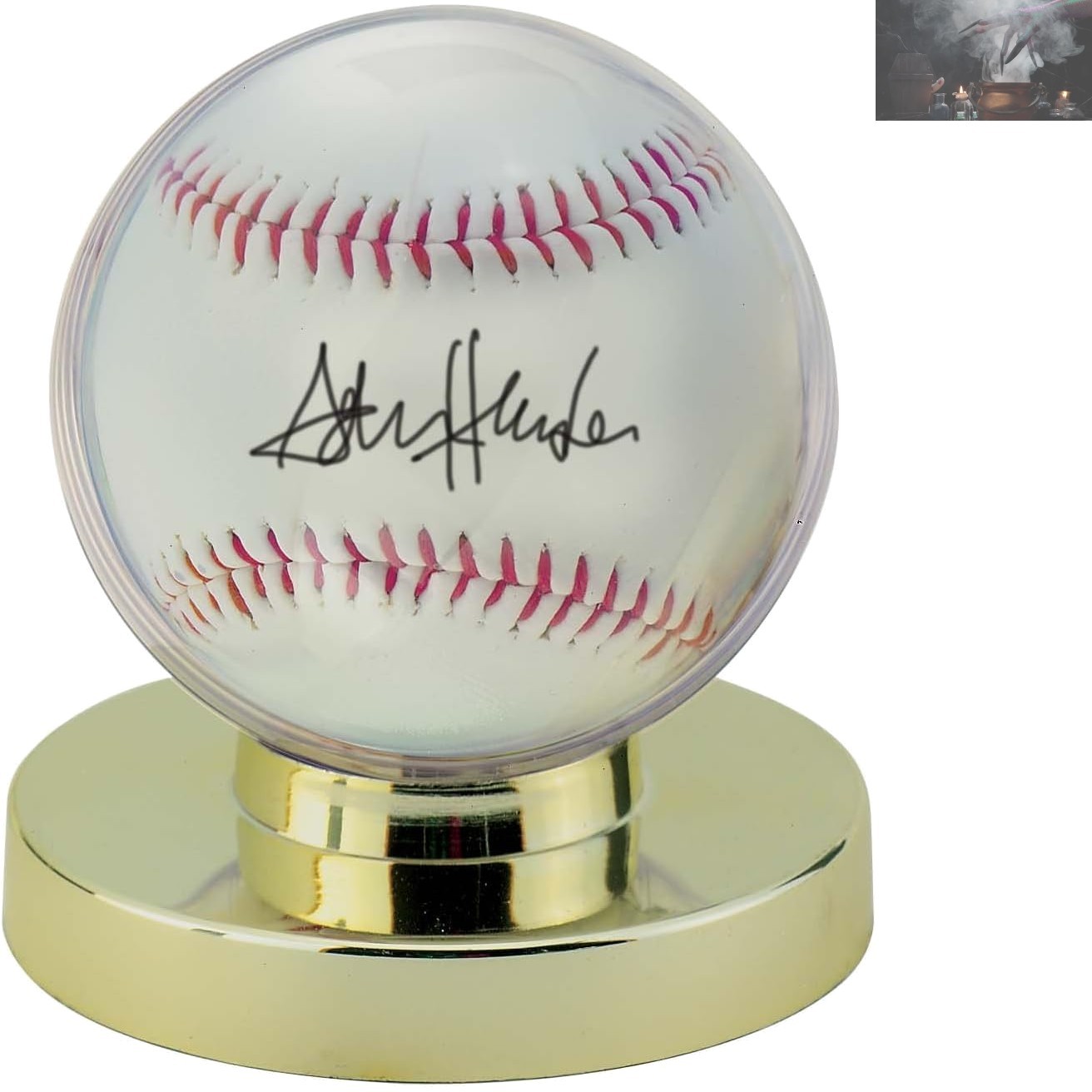 Elegant Gold Base Baseball Holder – Display for Collectors’ Memorabilia