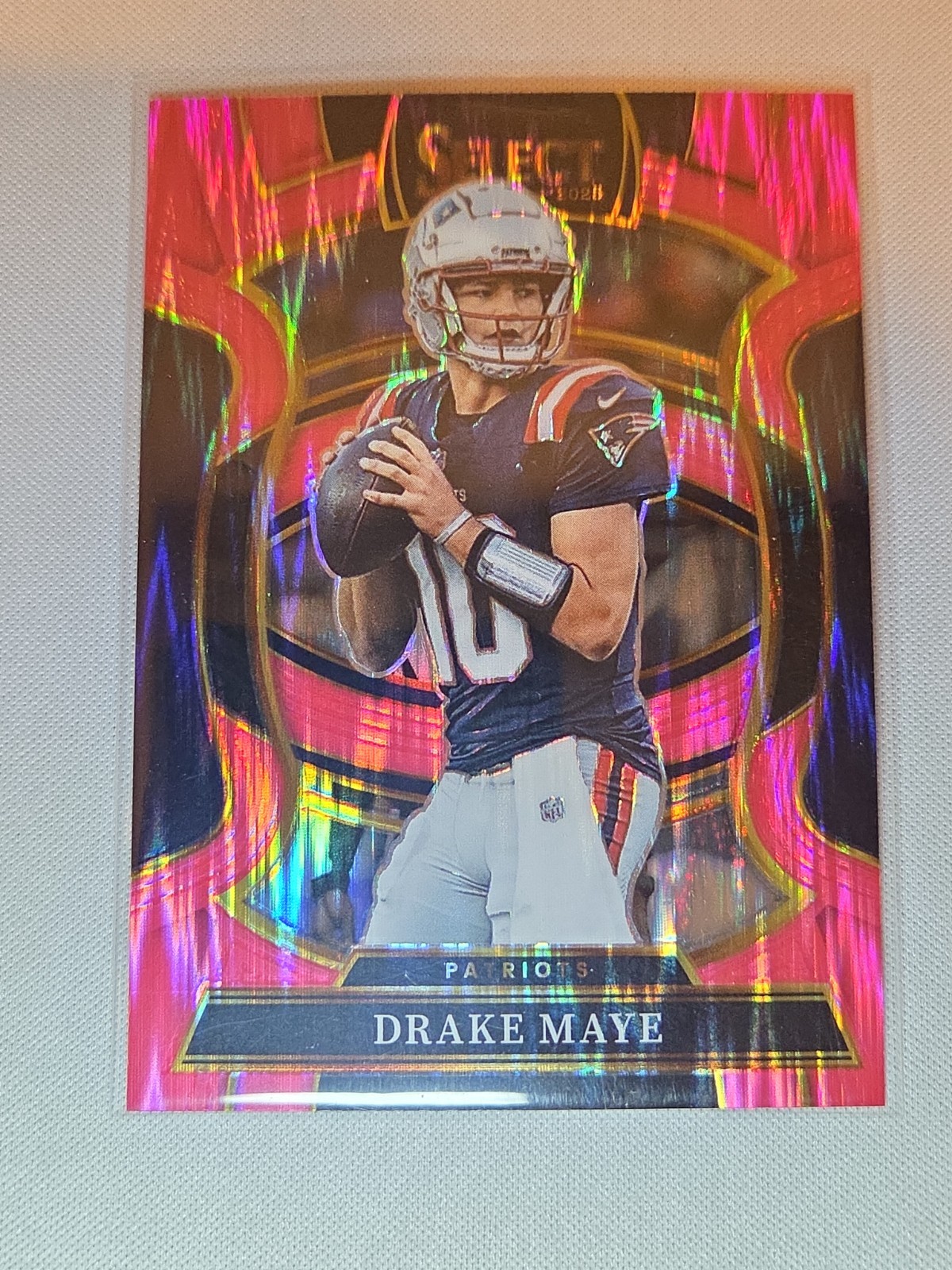 2025 Panini Select – Drake Maye Pink Shock Prizm #80 – New England Patriots
