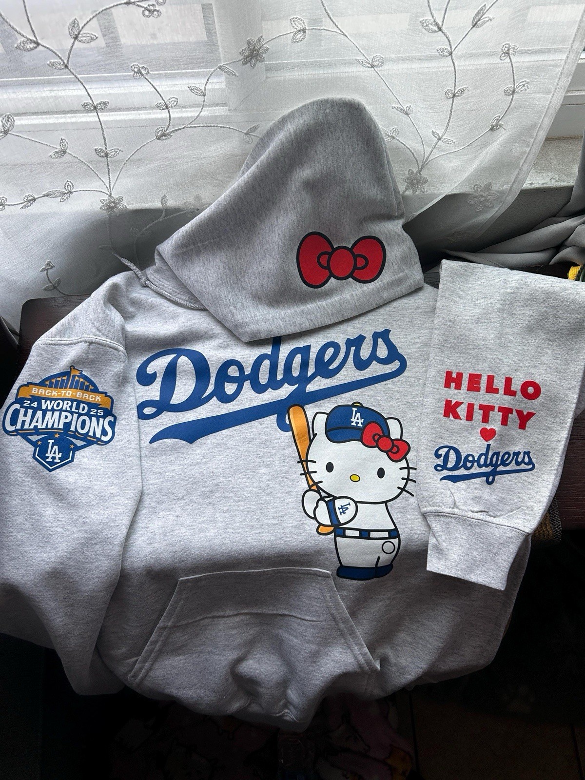 Hello Kitty Los Angeles Dodgers Gray Pullover Hoodie – World Series MLB -Replica