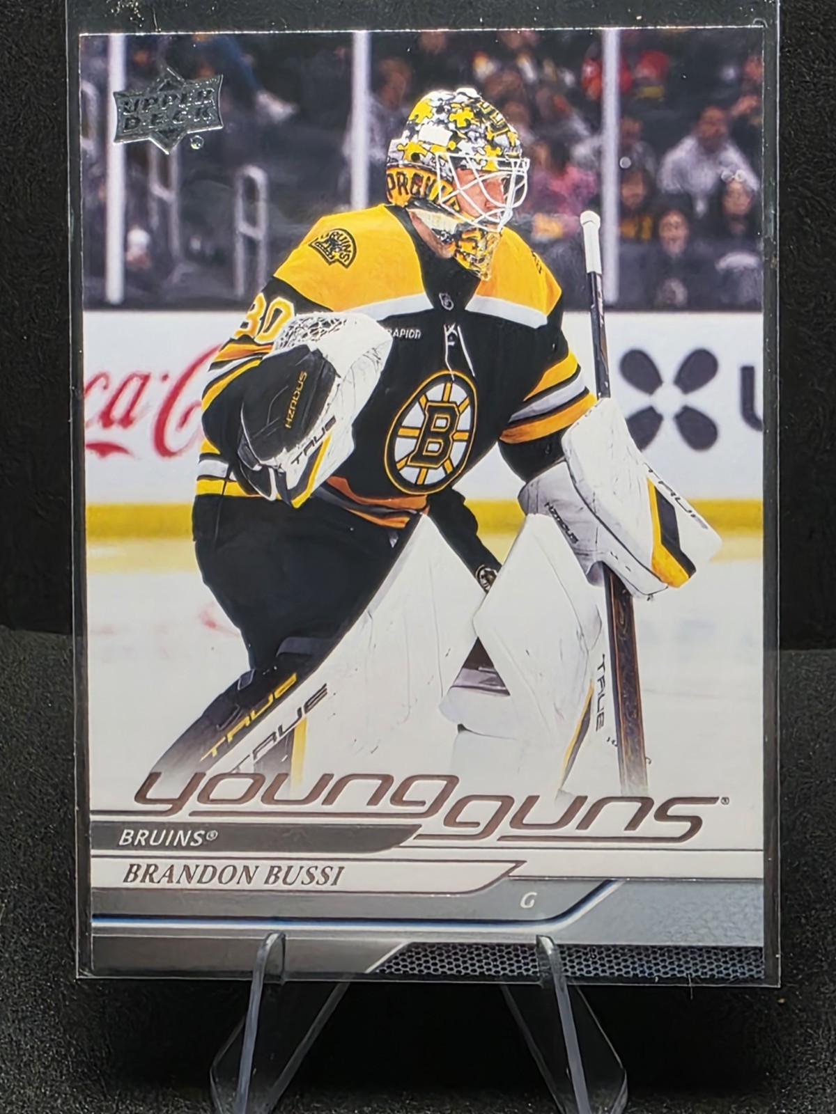 2024-25 Upper Deck Series 2 – Young Guns Brandon Bussi #493 (RC)