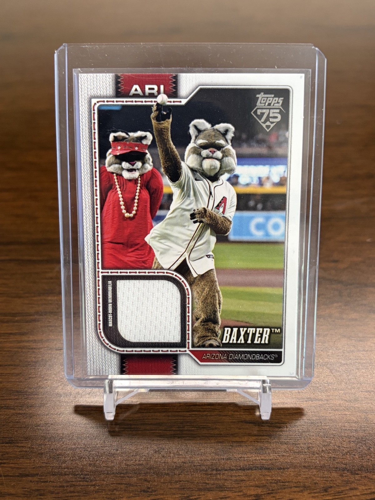 2026 Topps Series 1 – Mascot Relics Arizona Diamondbacks #MAS-BX (MEM)