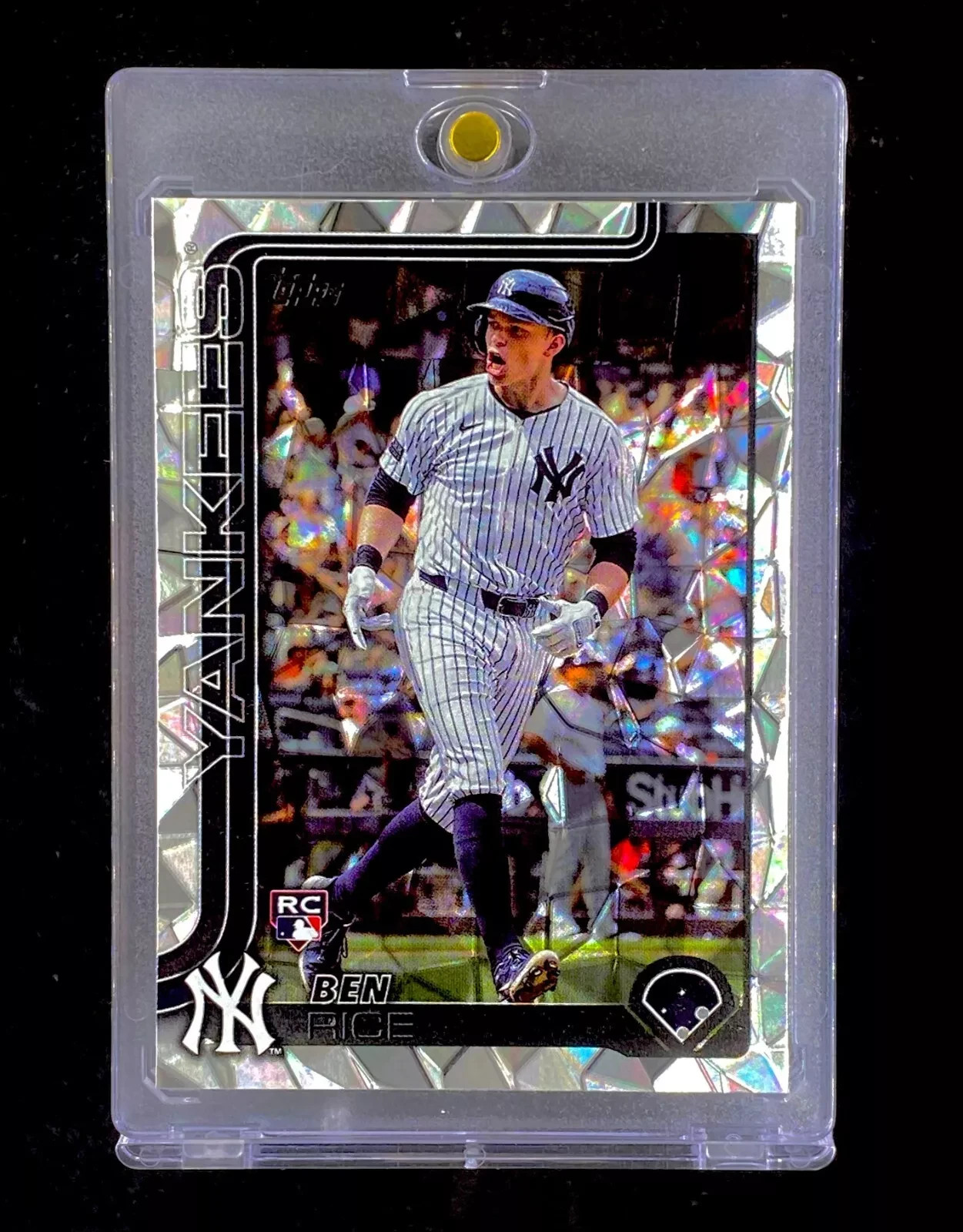 BEN RICE ROOKIE CRACKED ICE REFRACTOR RARE 2025 TOPPS SERIES 1 HOLO SP – YANKEES