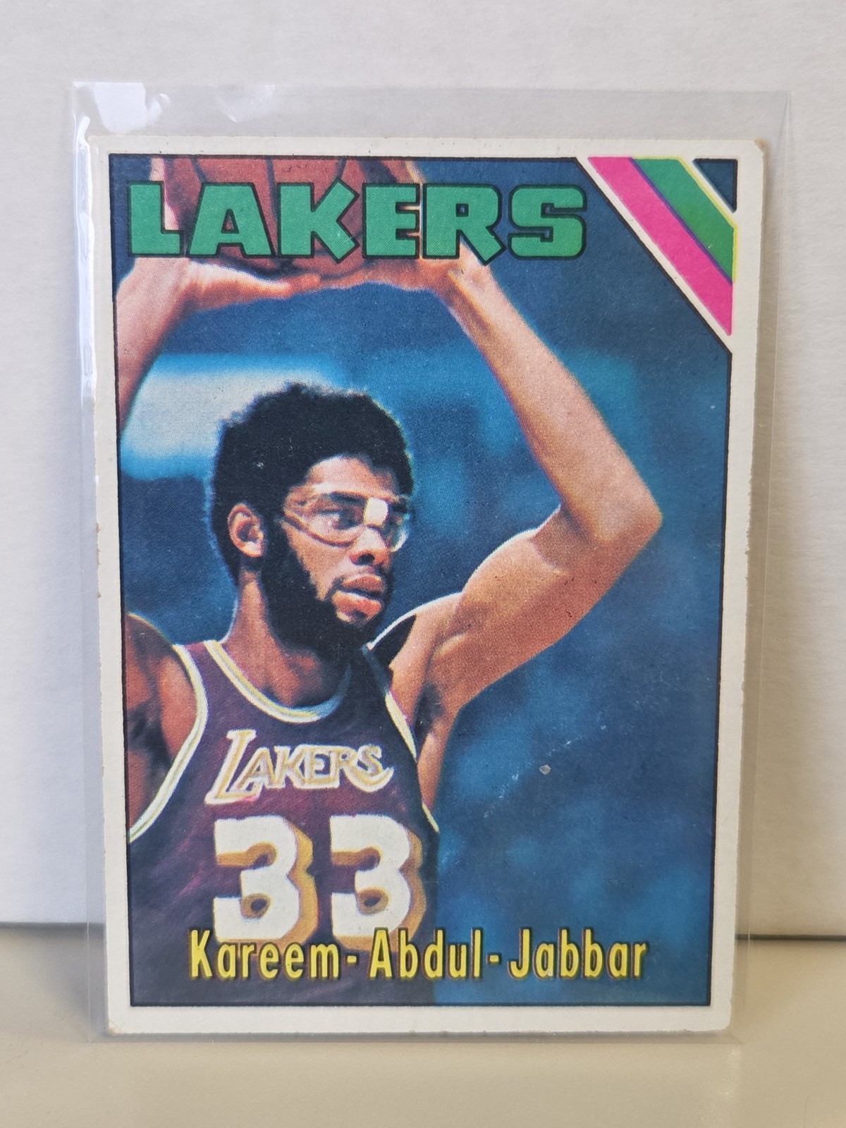 1975-76 Topps #90 Kareem Abdul-Jabbar 1st Lakers Card