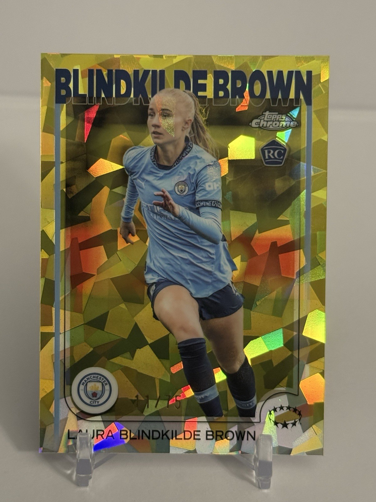 LAURA BLINDKILDE BROWN 2024 Topps Chrome Sapphire UEFA WCC Yellow /75 MAN CITY