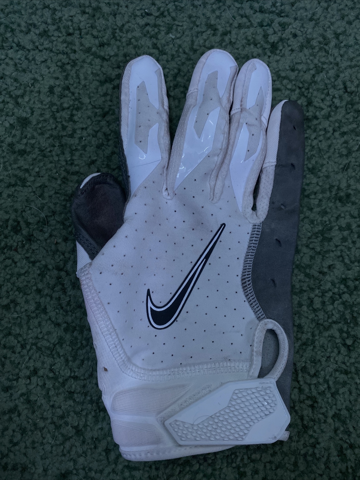 New England Patriots Game Worn Glove – Unspecified Player