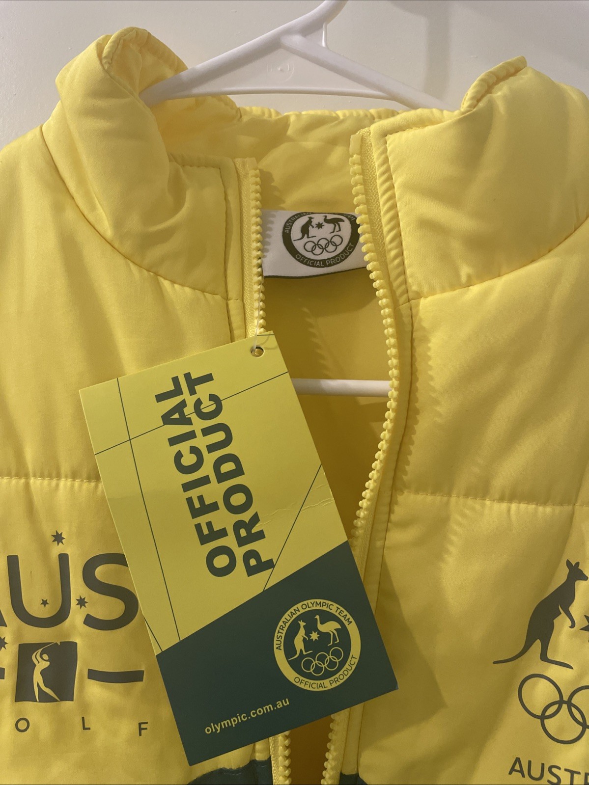 NEW Team Australia Olympic Team AOC Golf Supporter puffer Vest Mens Medium NWT