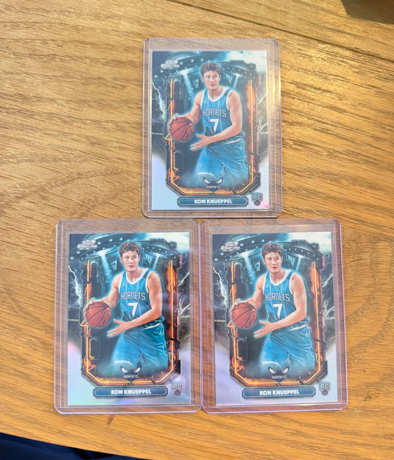 2025-26 Topps Cosmic Kon Knueppel RC Refractor #ET-14 – 3 Cards Available!