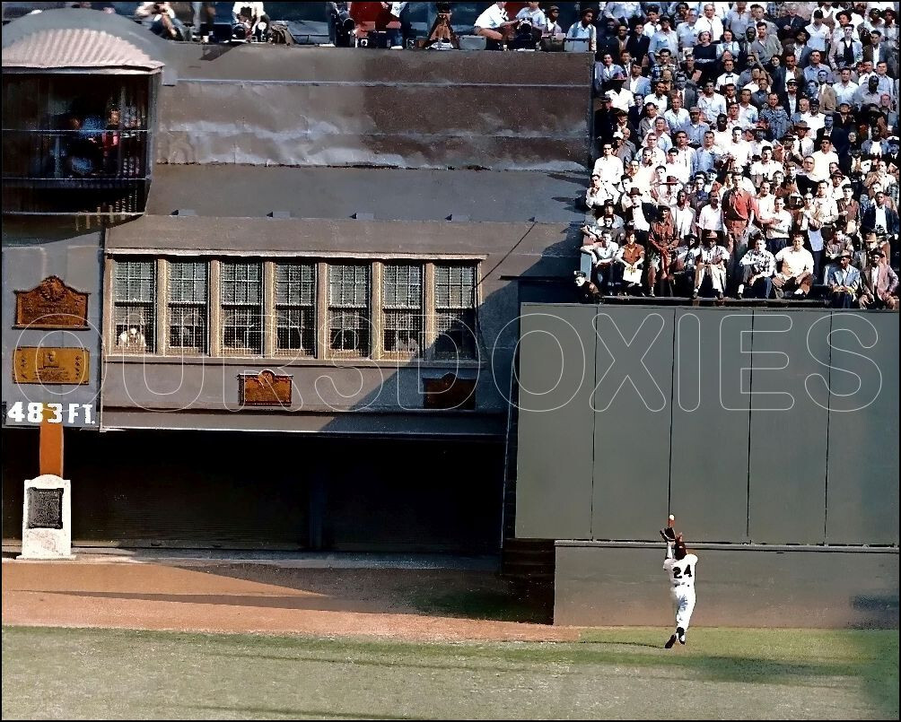 Willie Mays Photo 8X10 The Catch 1954 World Series Giants Polo Grounds COLORIZED