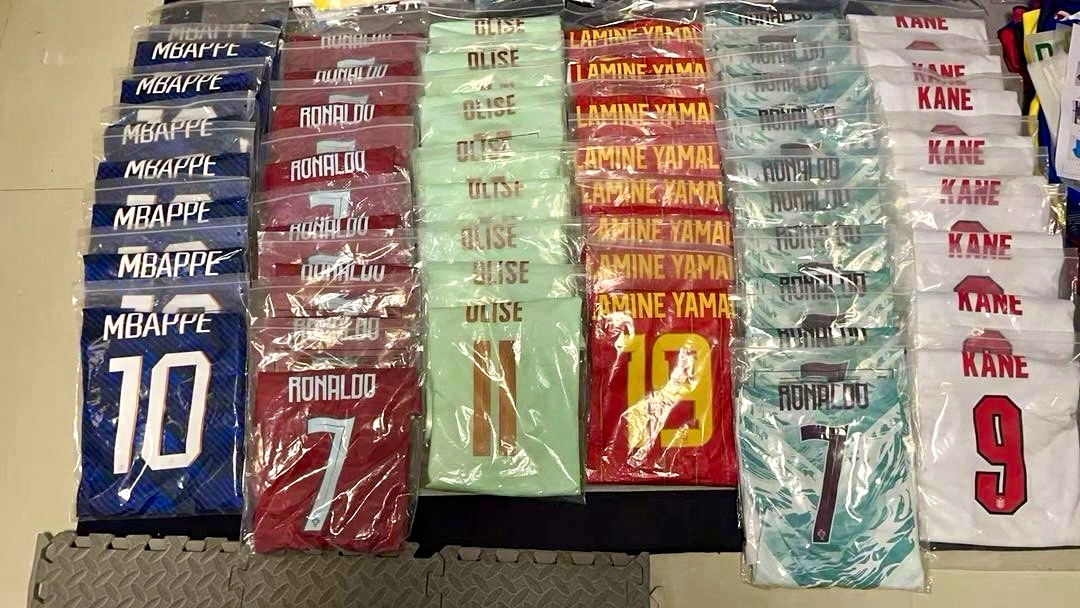 Multiple players and multiple sizes World Cup and club teams kids kits!