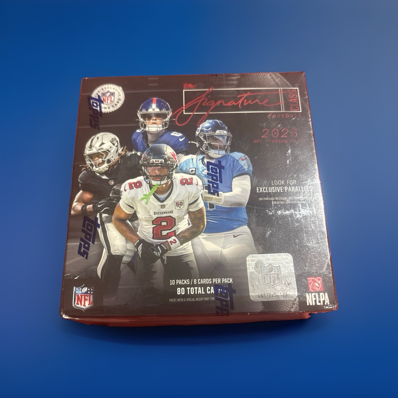 2025 TOPPS SIGNATURE CLASS FOOTBALL MEGA BOX