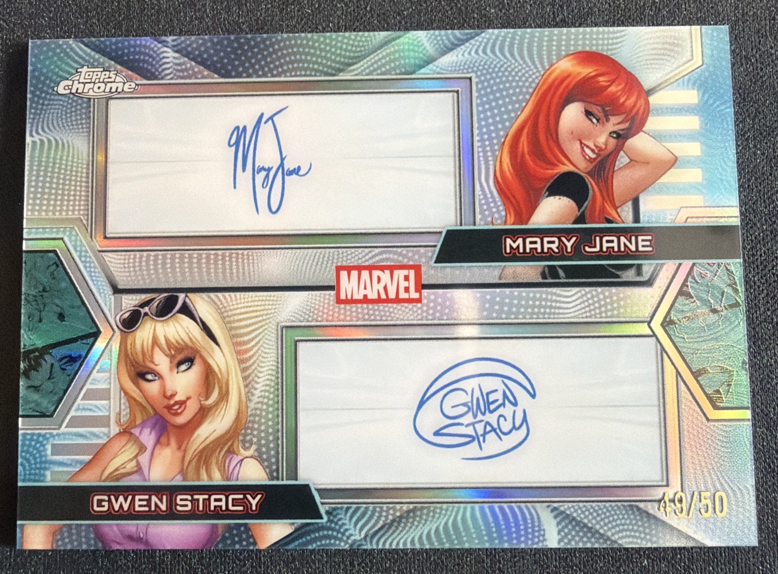 2026 Topps Chrome Marvel Dual Facsimile Orange Auto /25 Mary Jane / Gwen Stacy