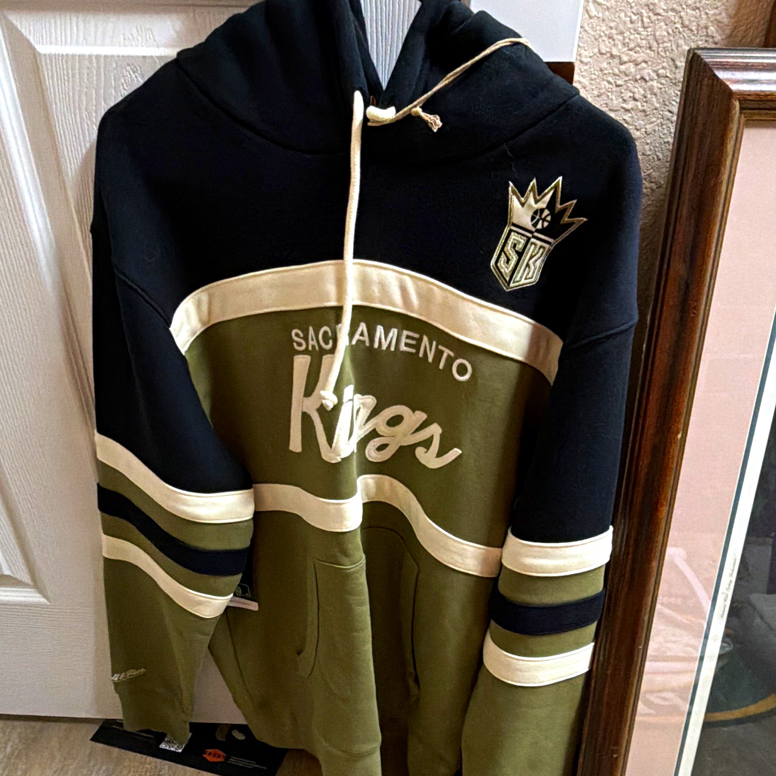 Mitchell & Ness Sacramento Kings Head Coach Vintage Logo Hoodie L Black Green