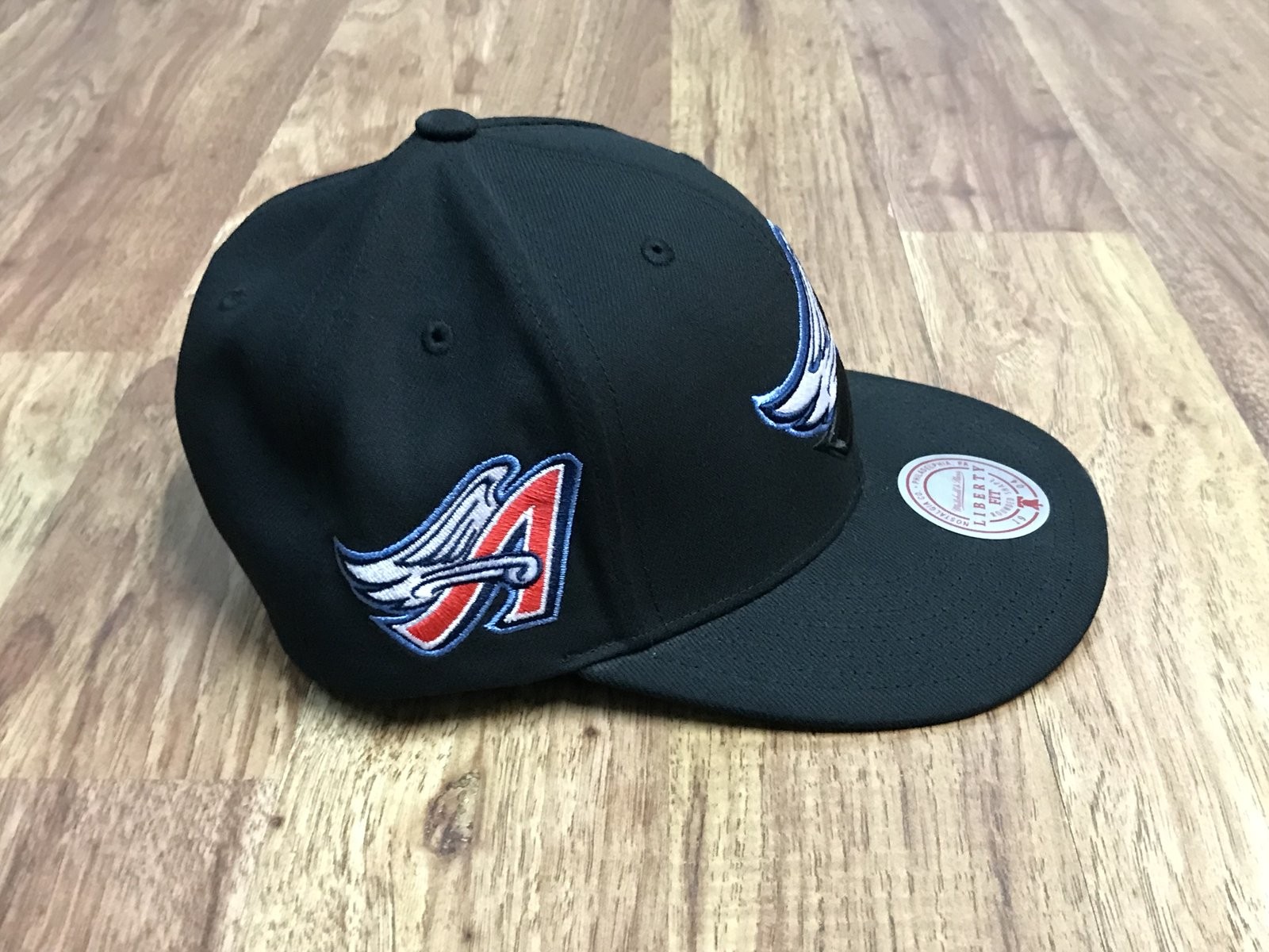 MENS OSFA – NEW Mitchell & Ness MLB Anaheim Angels Throwback Snapback Cap Hat