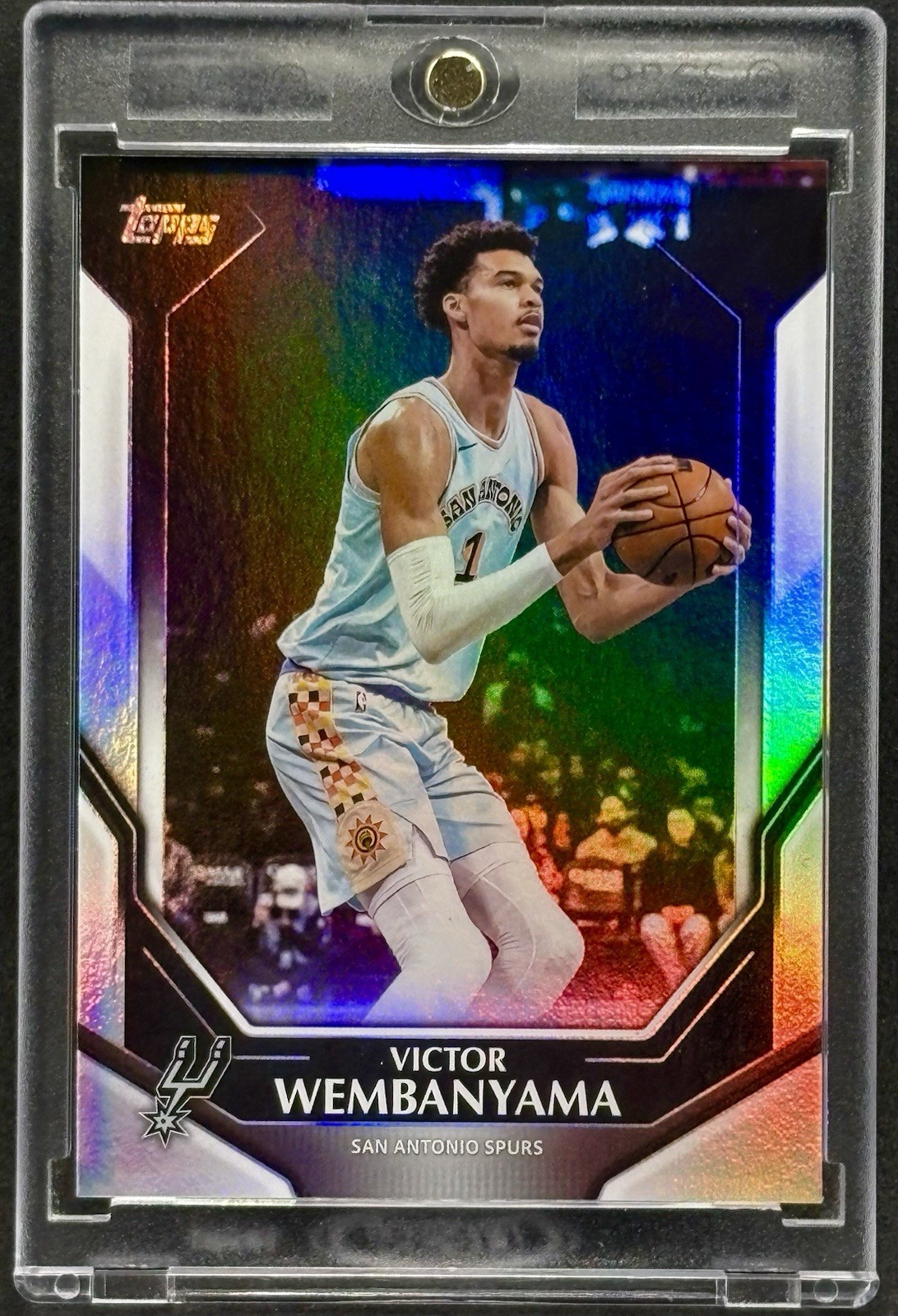 Victor Wembanyama RARE BLACK REFRACTOR CARD TOPPS SPURS MINT