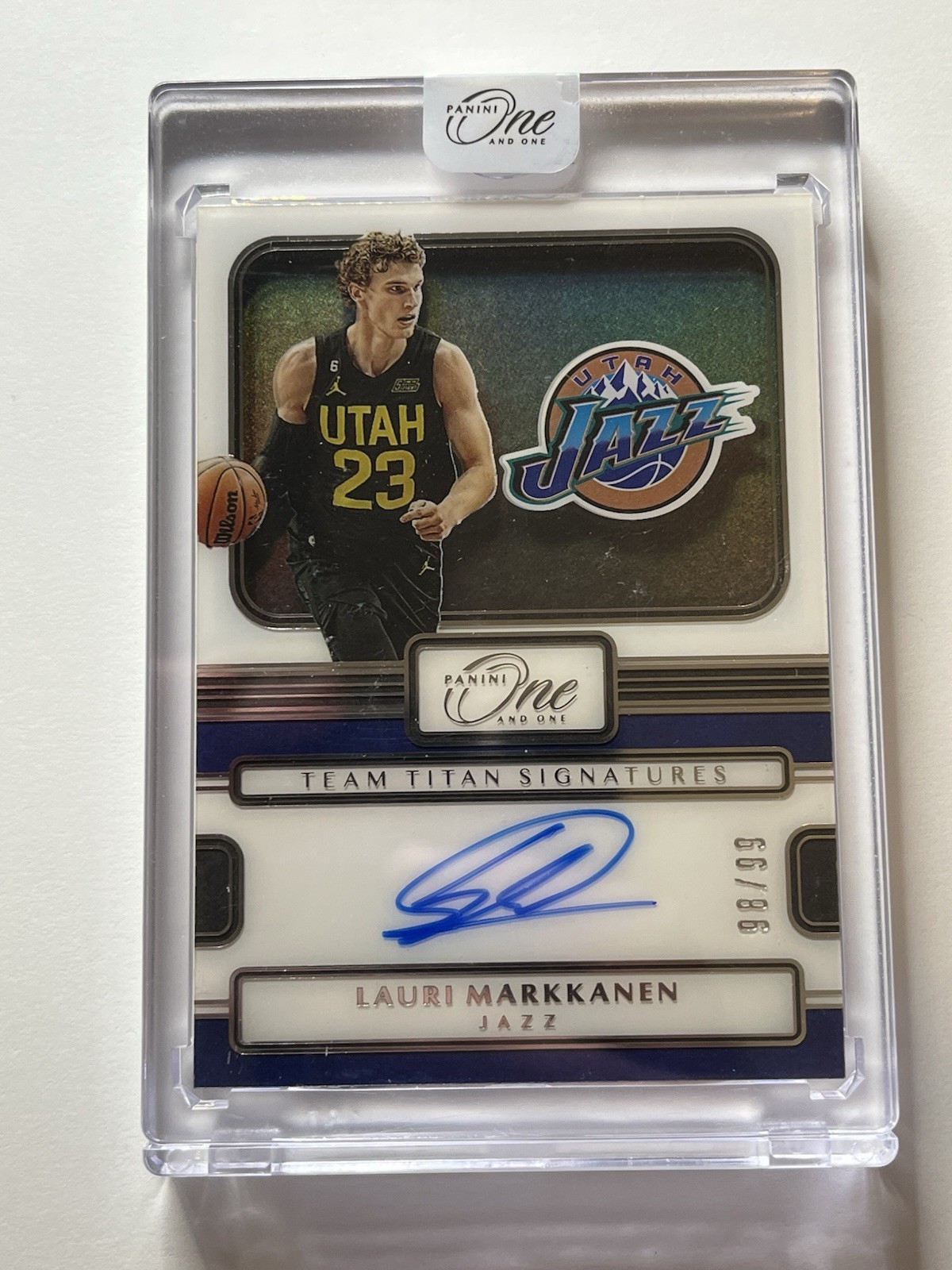 2022/23 Panini One And One Lauri Markkanen Team Titan Signatures /99 Auto