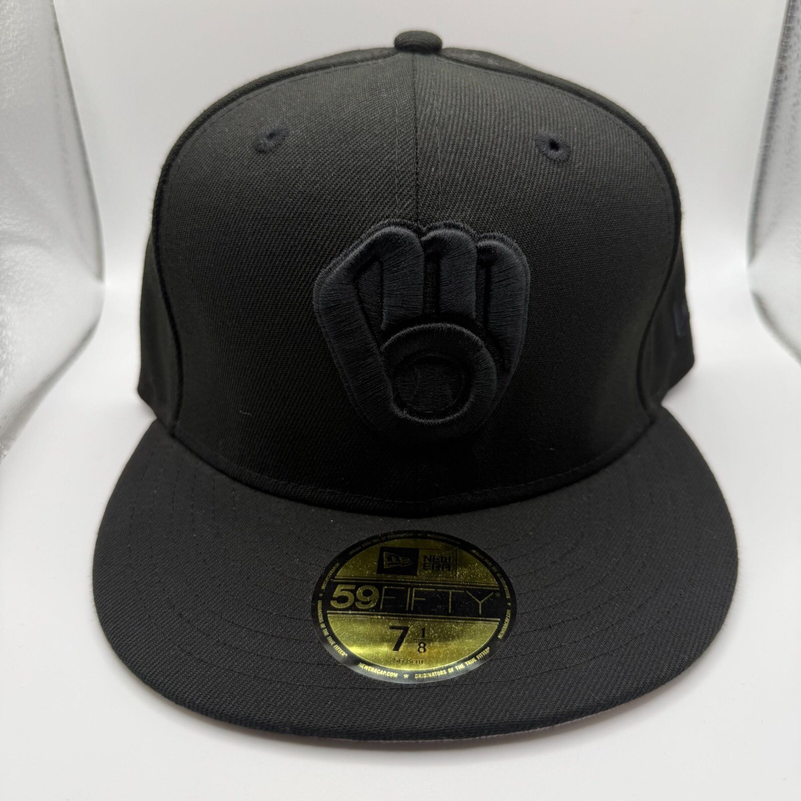 New Era 59FIFTY Milwaukee Brewers Solid Black Colorpack Fitted Hat Size 7 1/8 Ne