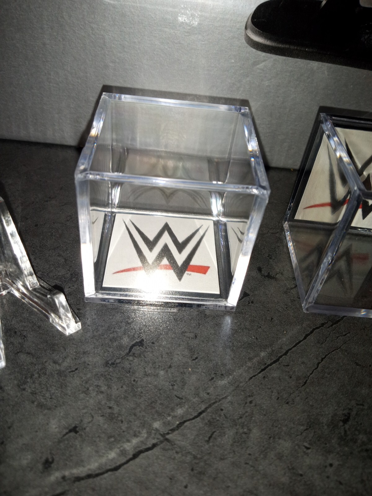 (ONE) WWE Custom HOF Fan Ring Display Case With Stand [Multiple Stands Available