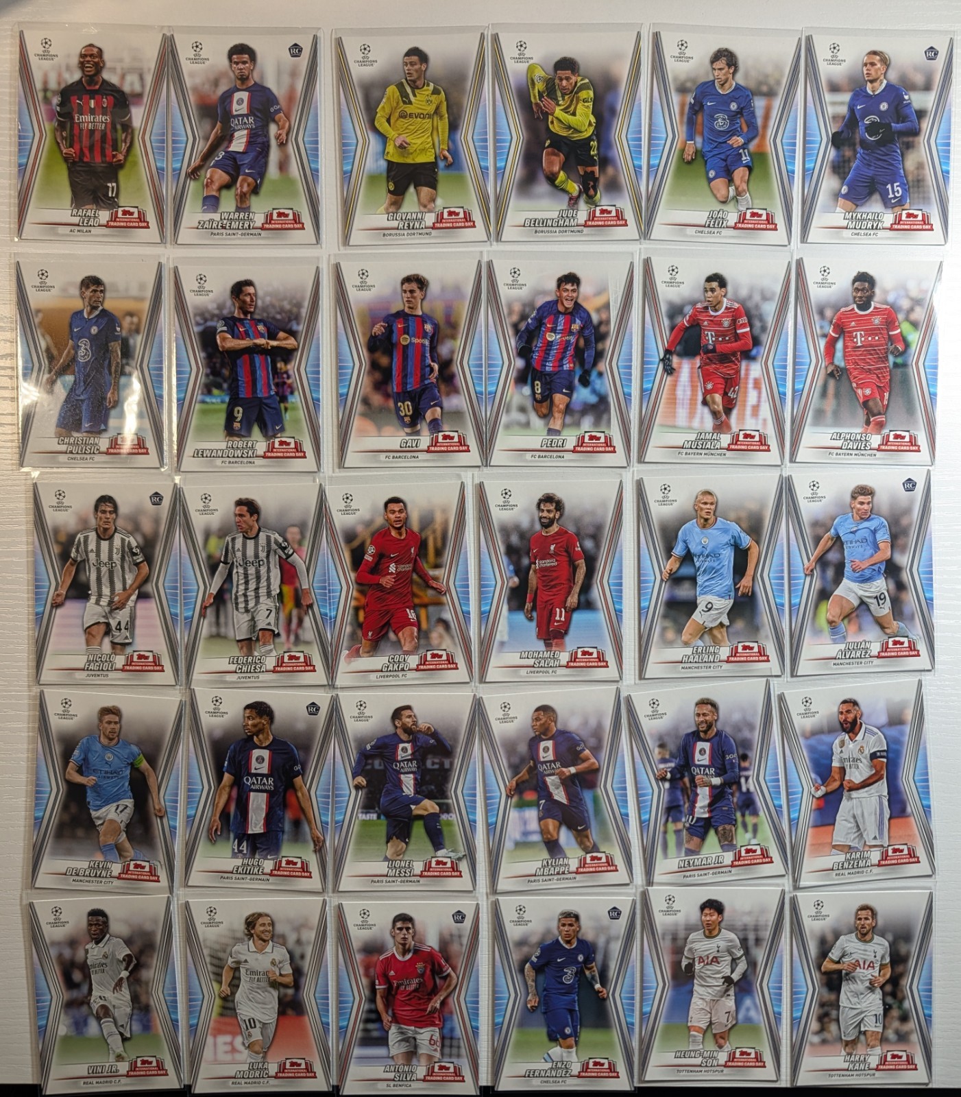 2023 Topps UEFA International Trading Card Day 30-Card Set
