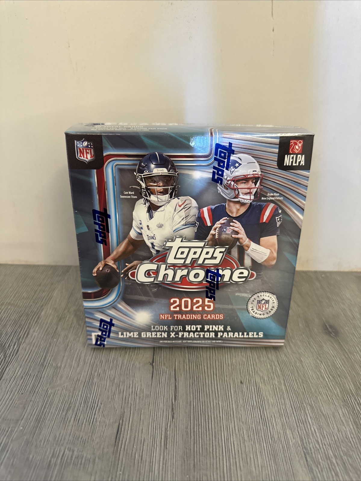 NEW Sealed – 2025 TOPPS CHROME MEGA BOX NFL FOOTBALL (42 Cards)