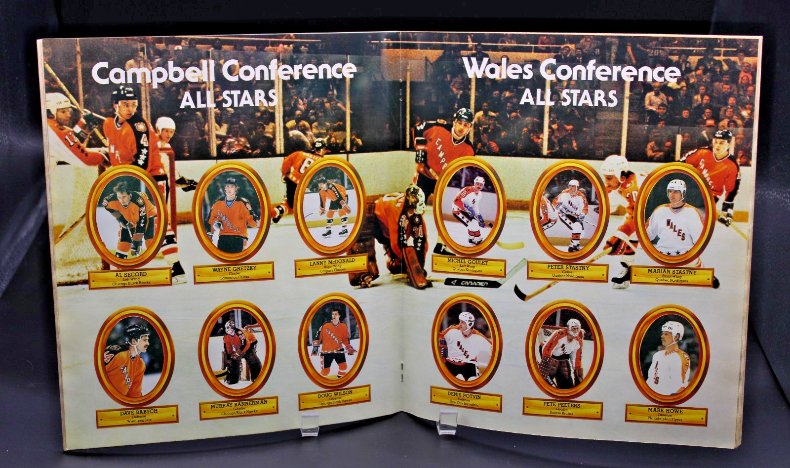 1983 Topps Hockey Sticker Album Complete (1-330) NM Pete Peeters on Cover