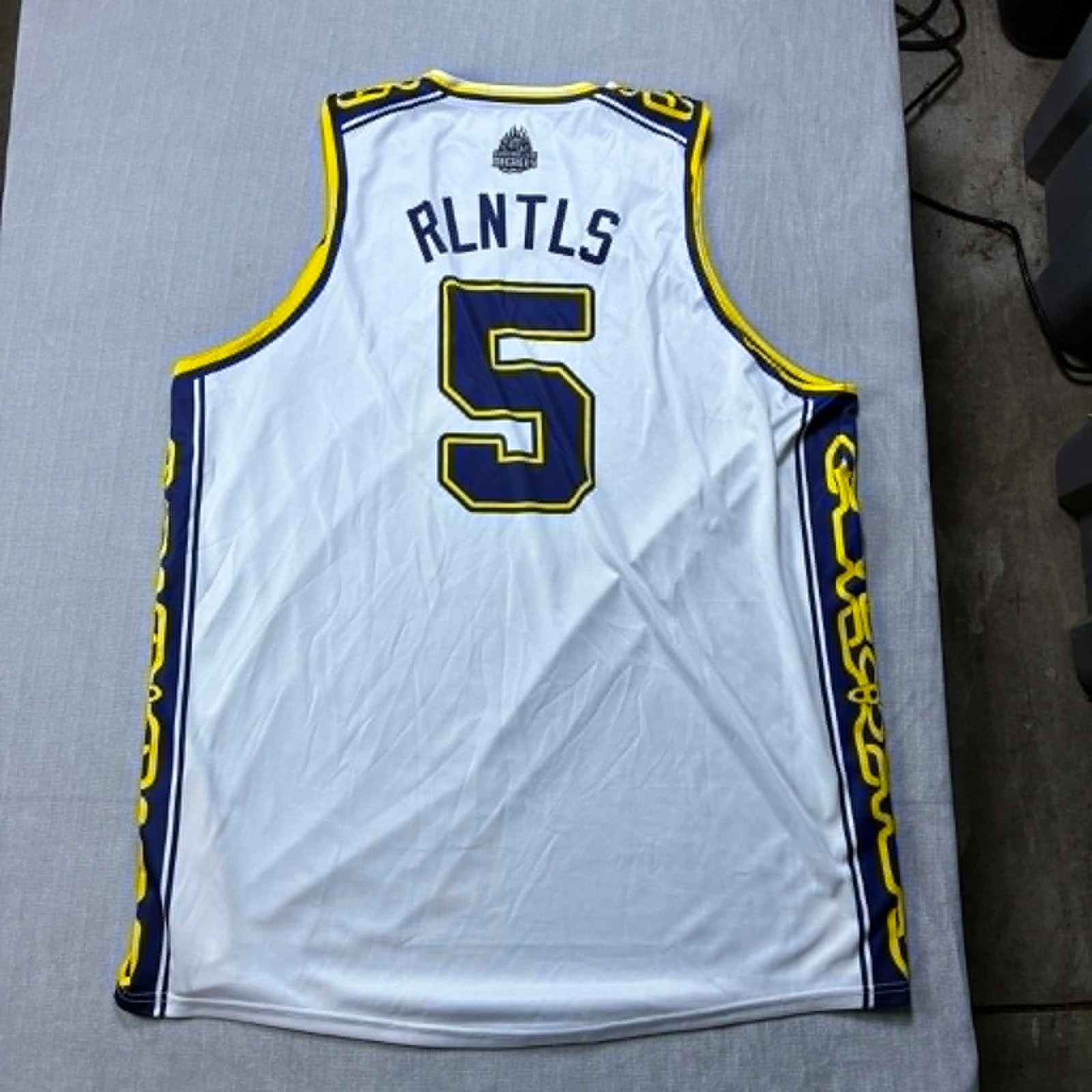 KXK Professional Reversible Basketball Jersey Mens 2XL Fab Five RLNTLS #5 Blue