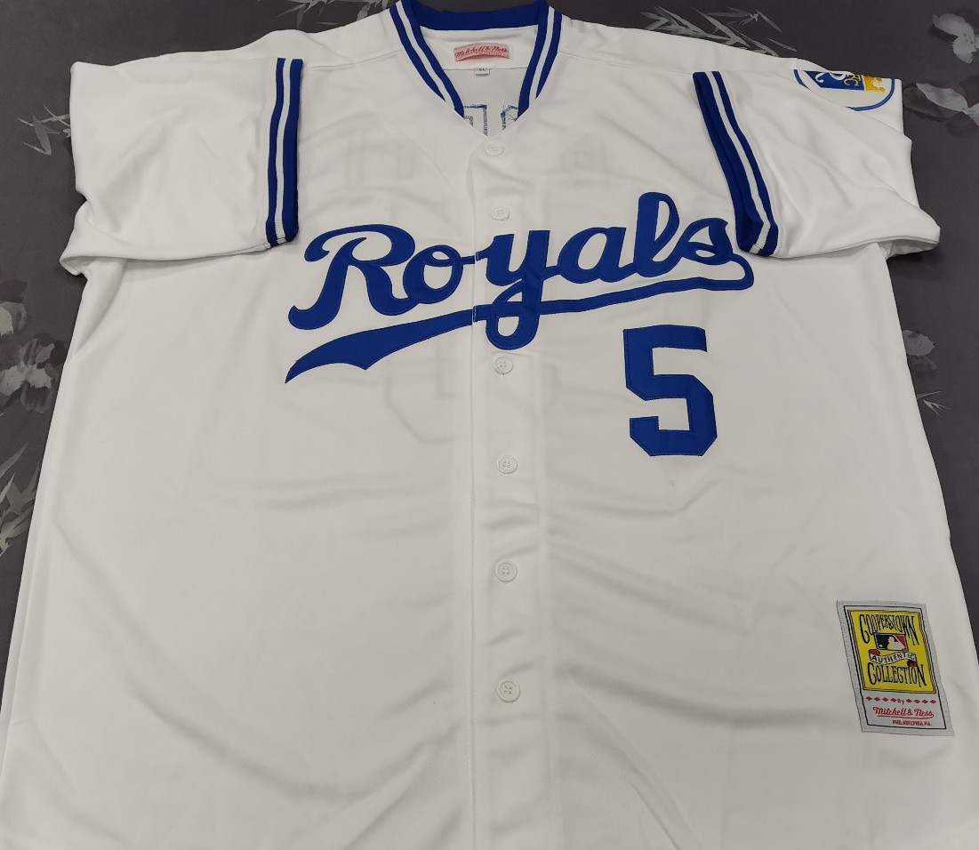 VINTAGE George Brett #5 Royals Throwback White Sewn Stitched Jersey.
