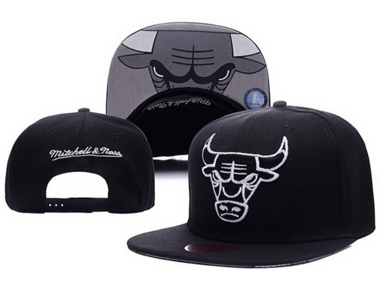 Chicago Bulls SnapBack Hat Black White Logo Adjustable Fit Cap Fast Ship