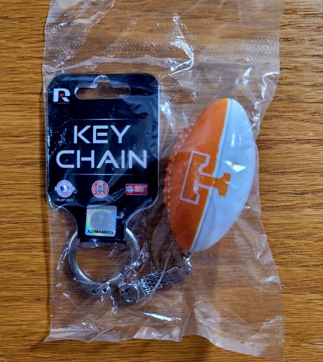TENNESSEE VOLUNTEERS Quality Heavy Resin Football Key Ring Keychain – BRAND NEW