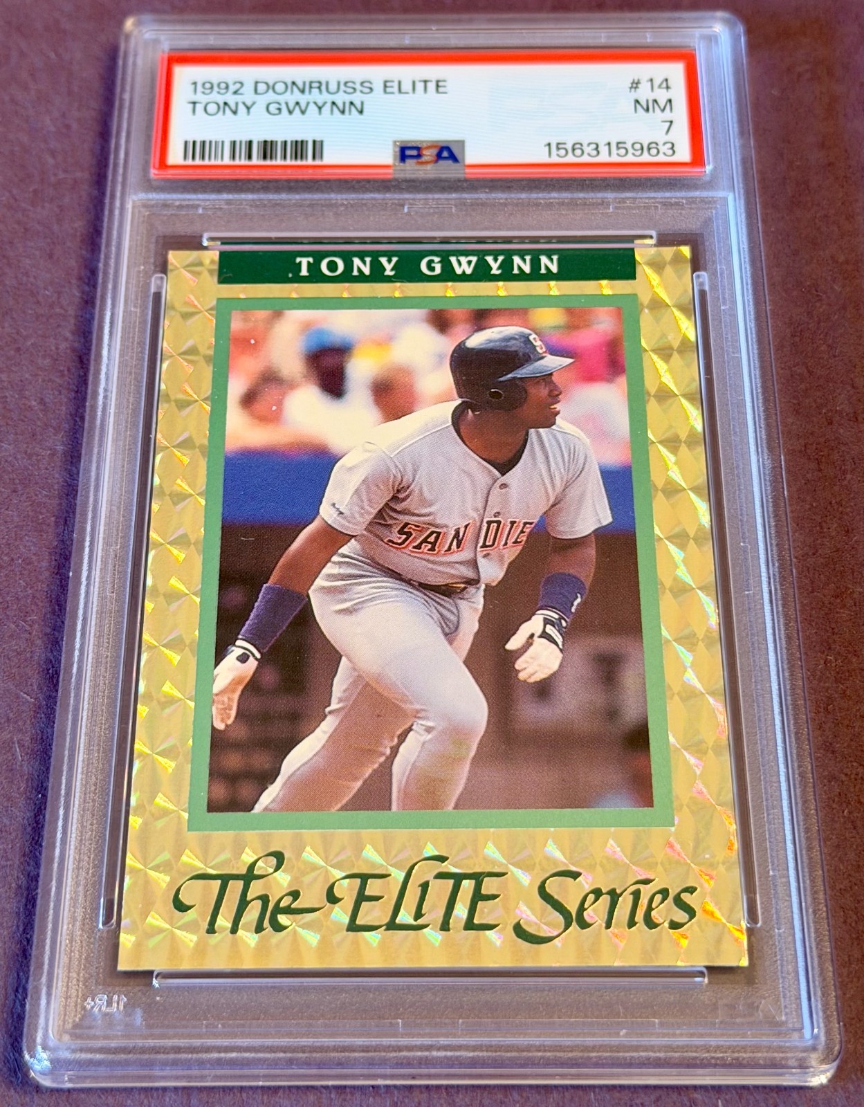 1992 Donruss Elite Series – Tony Gwynn # 04541/10000 PSA 7