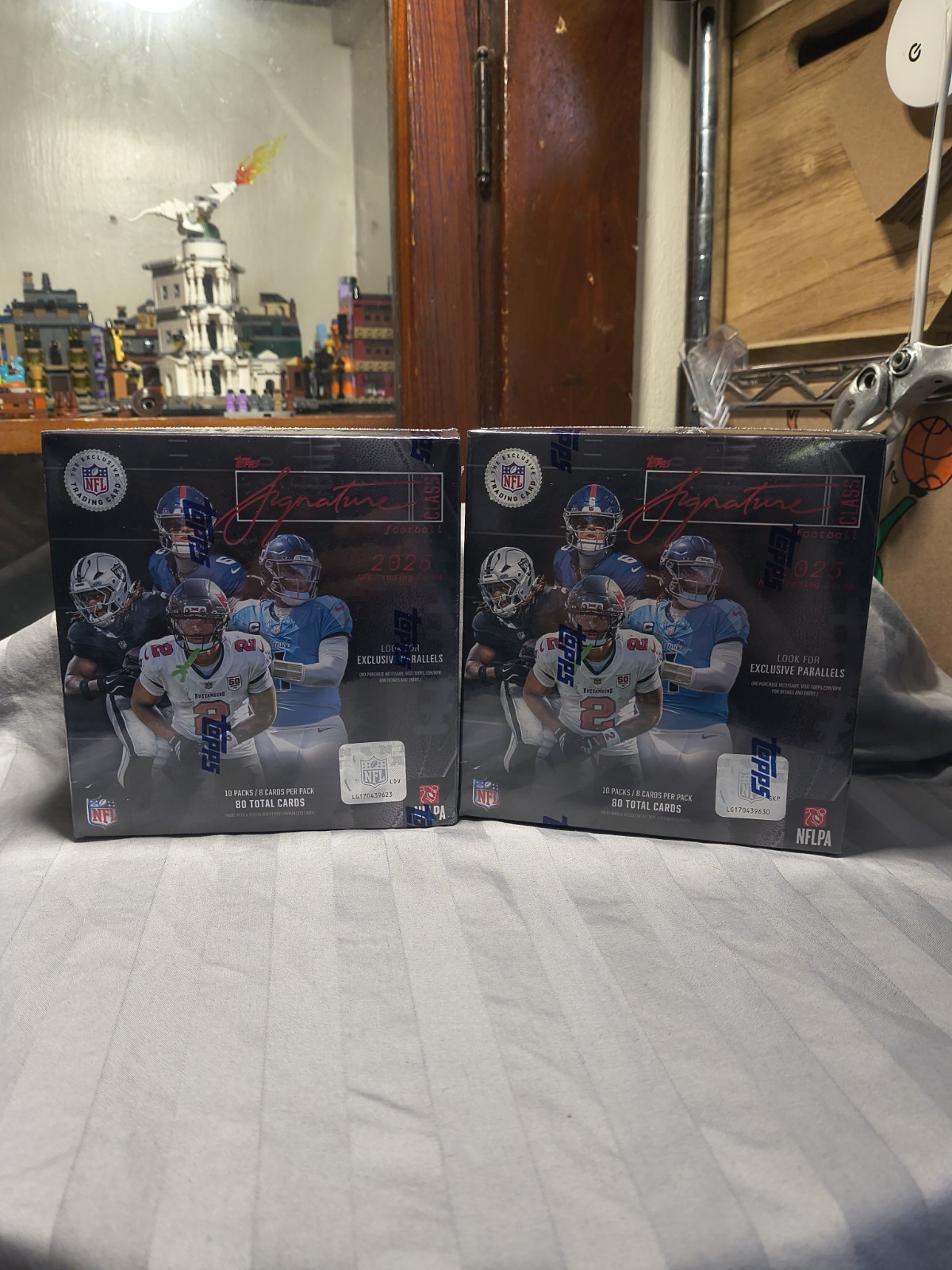 2025 TOPPS SIGNATURE CLASS FOOTBALL MEGA BOX