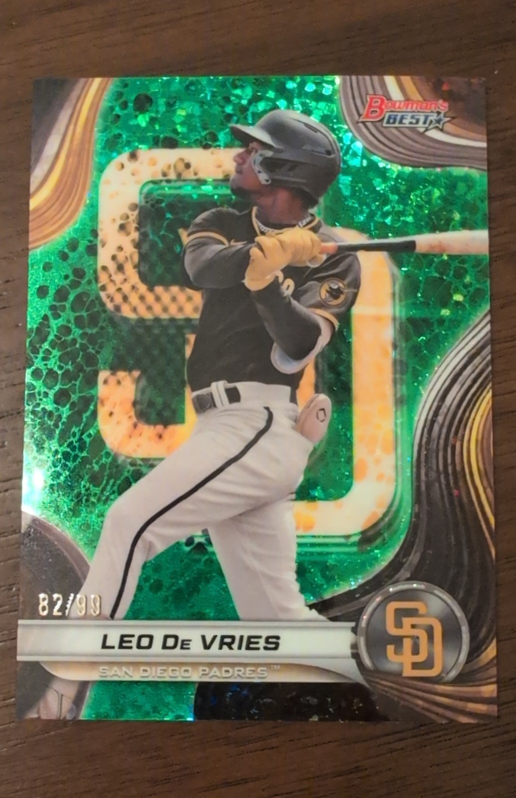 2024 Bowman’s Best – Top Prospects Leo De Vries #TP-18 Green Mini-Diamond /99