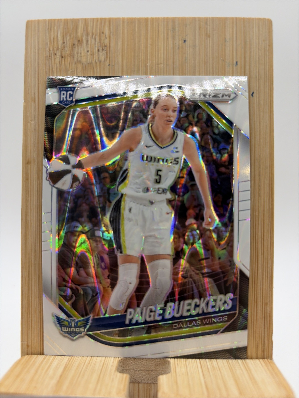 2025 Panini Prizm WNBA – Paige Bueckers #5 – White Seismic Prizm RC + Base RC