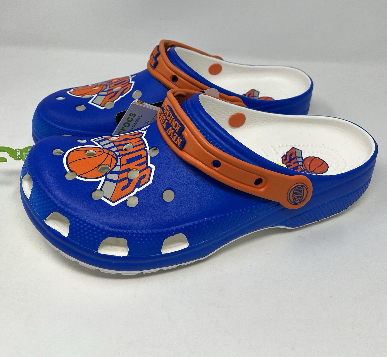 Crocs NBA New York Knicks Classic Clogs 208862-100 Basketball Mens Size 9 NEW