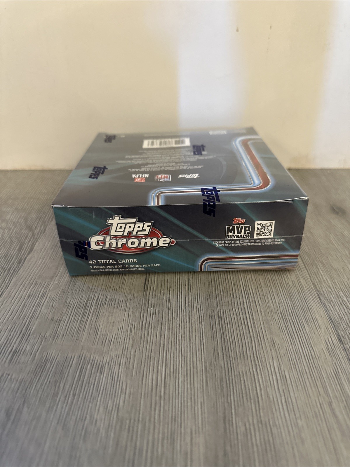 NEW Sealed – 2025 TOPPS CHROME MEGA BOX NFL FOOTBALL (42 Cards)