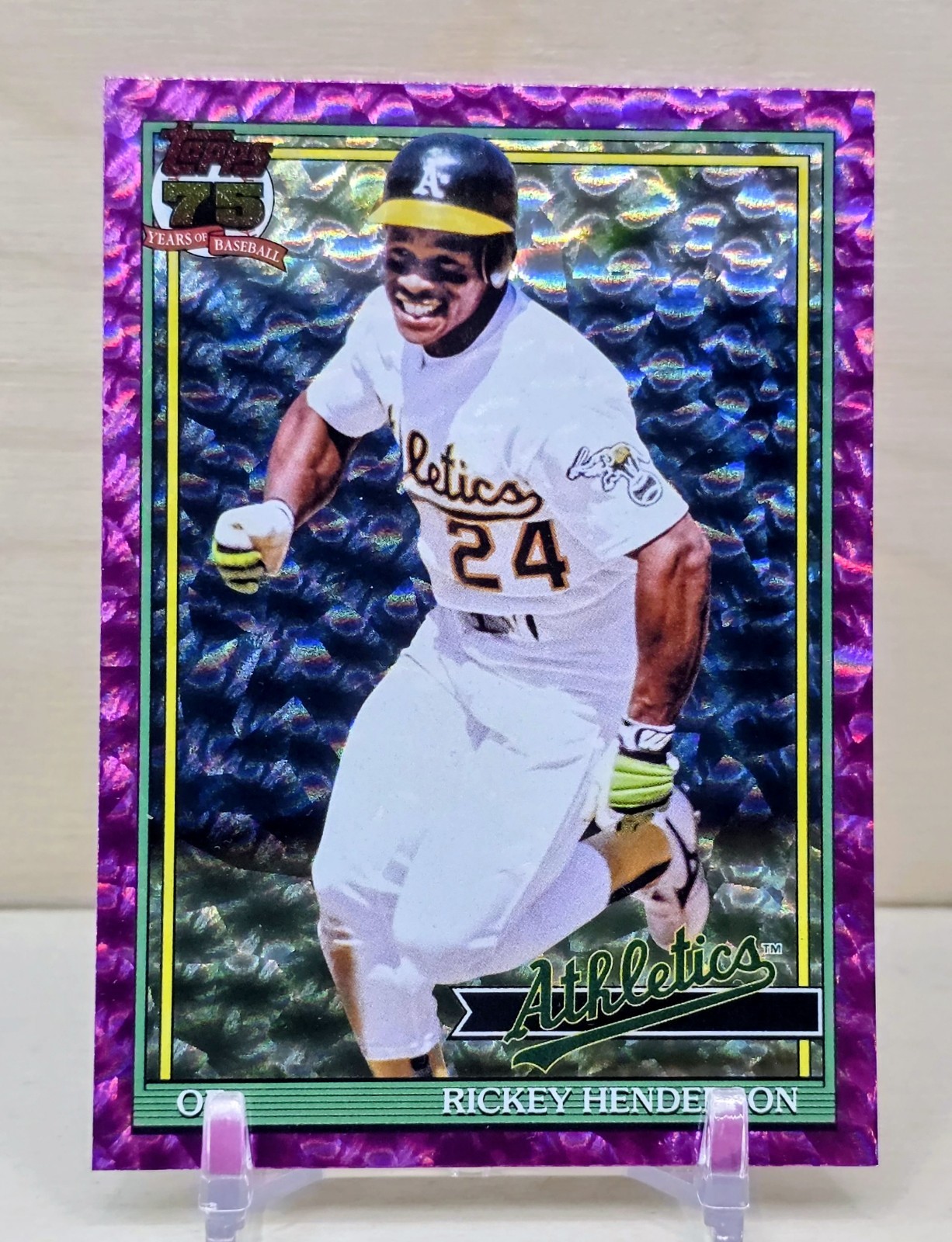 2026 Topps Series 1 Rickey Henderson 1991 Throwback Crackle foilboard Pink SP