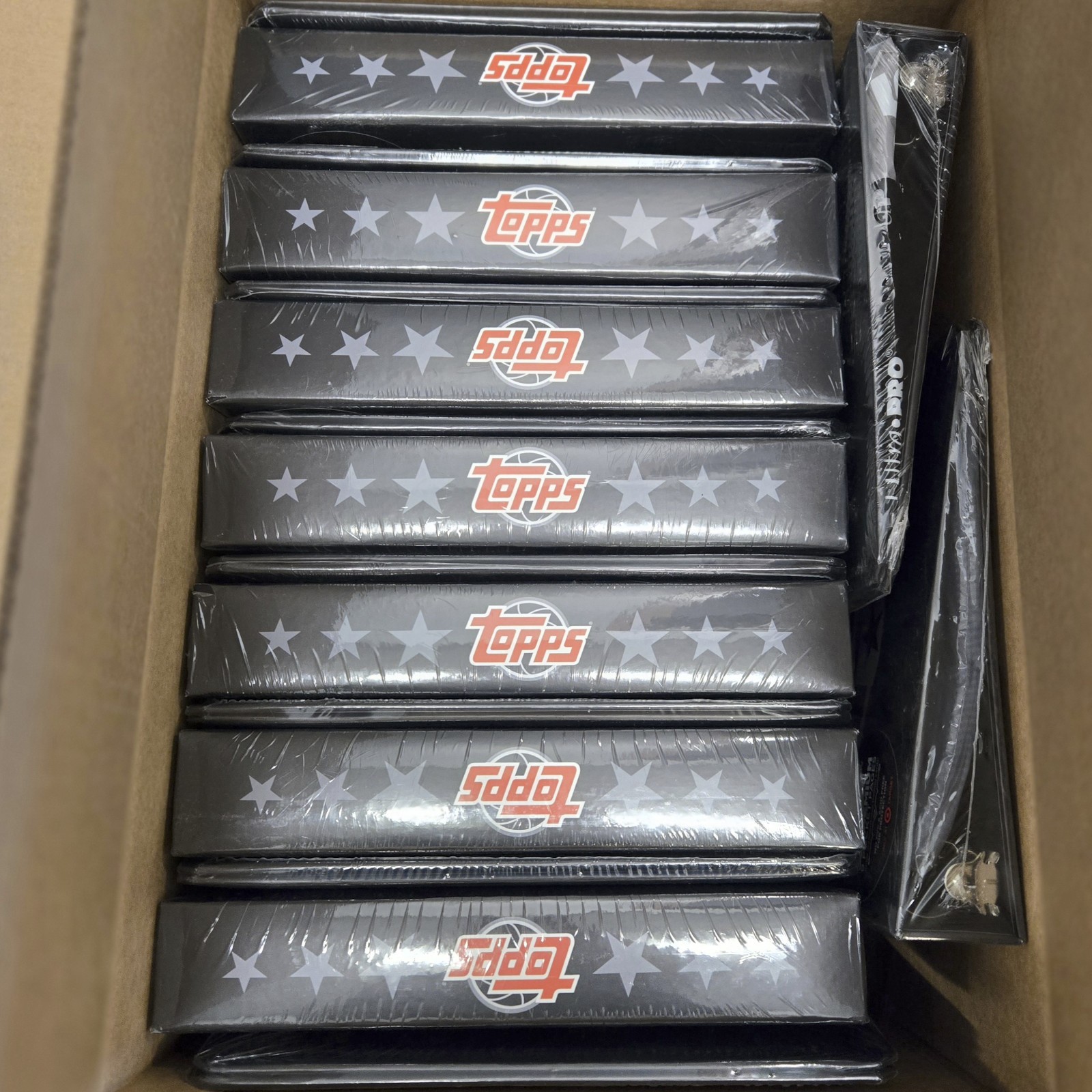 TOPPS Basketball Limited Edition Trading Card Collectors Binder – Lot of 17 NEW!