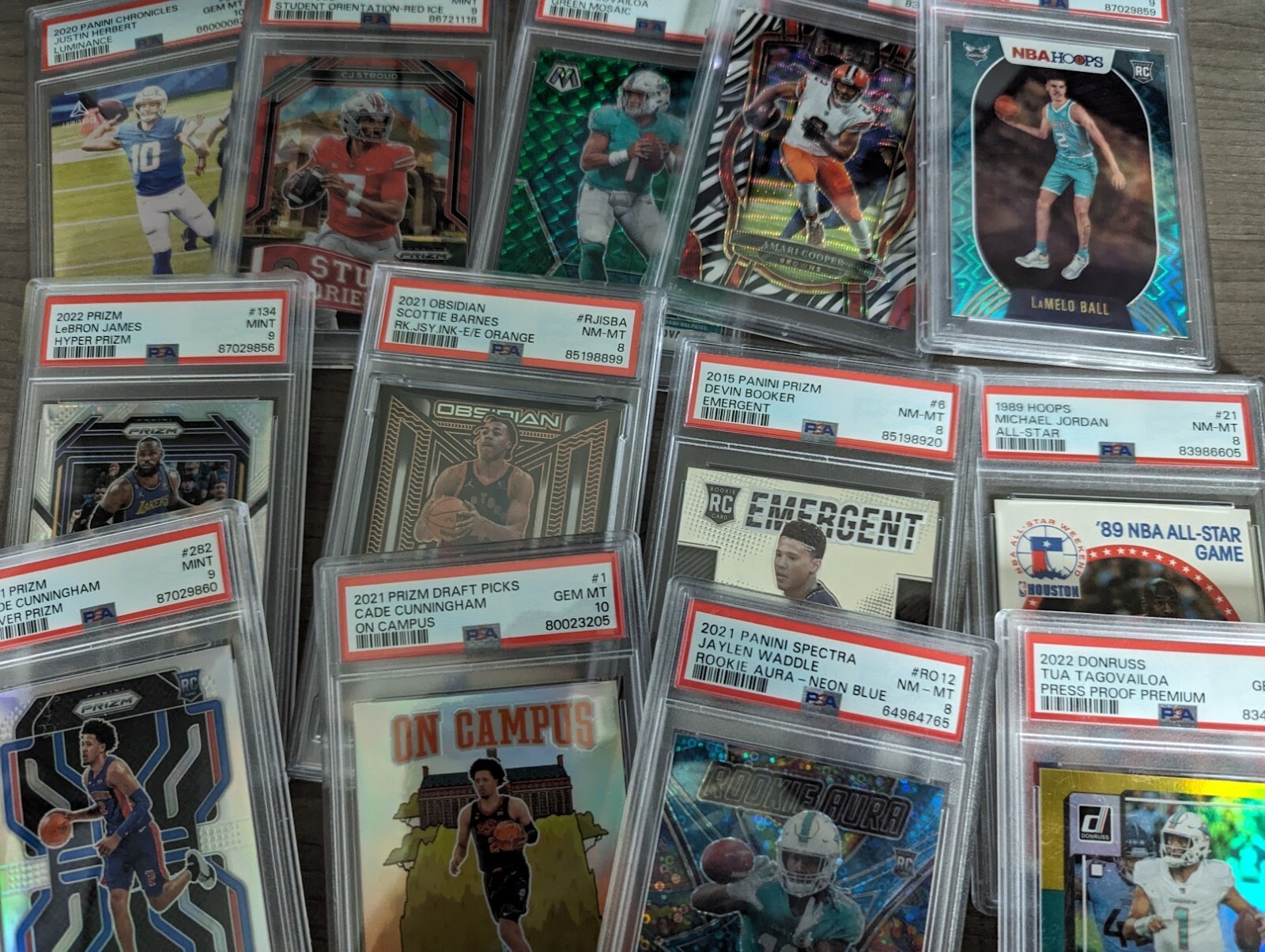 NFL NBA Hot Packs – 15 Cards With 5 Rookies / Slabs, Autos, Mems, SPs, *Read*