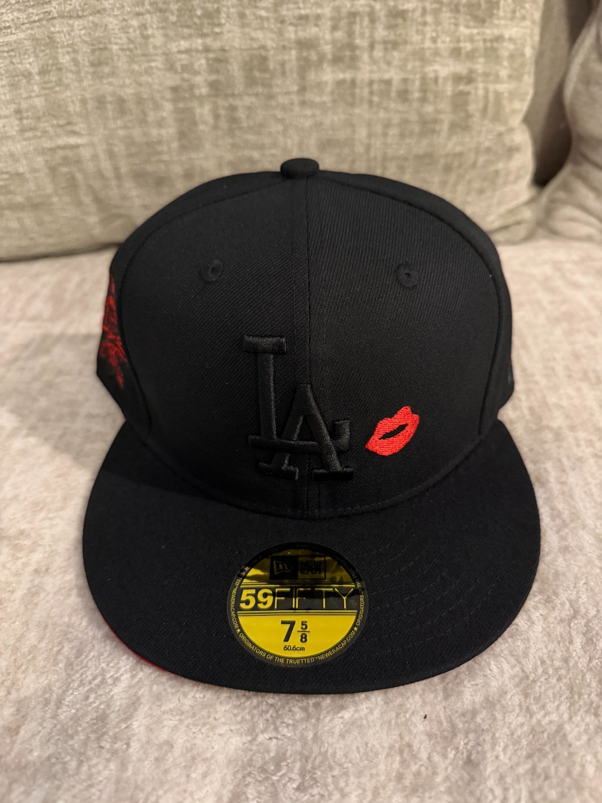 New Era 59FIFTY LA Dodgers Black Fitted Hat Red Lips Side Patch MLB Cap