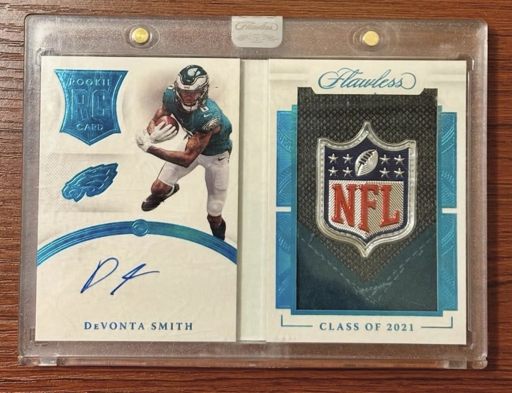 Devonta Smith Flawless NFL SHIELD Auto Patch Booklet 1/1 Eagles Super Bowl Champ