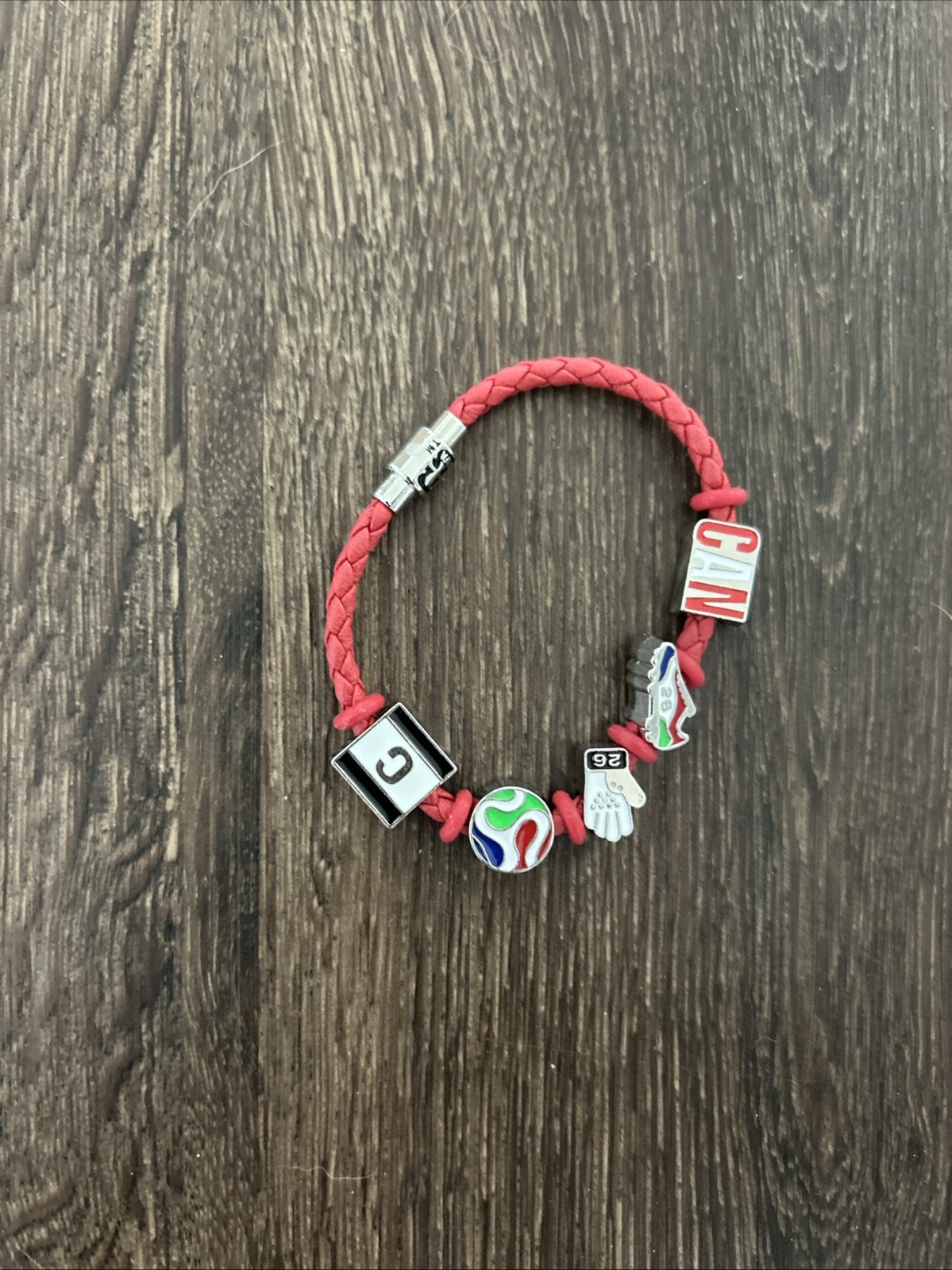 FIFA World Cup CANADA Bracelet 2026 Souvenir Large Fan Appreciation Special !￼