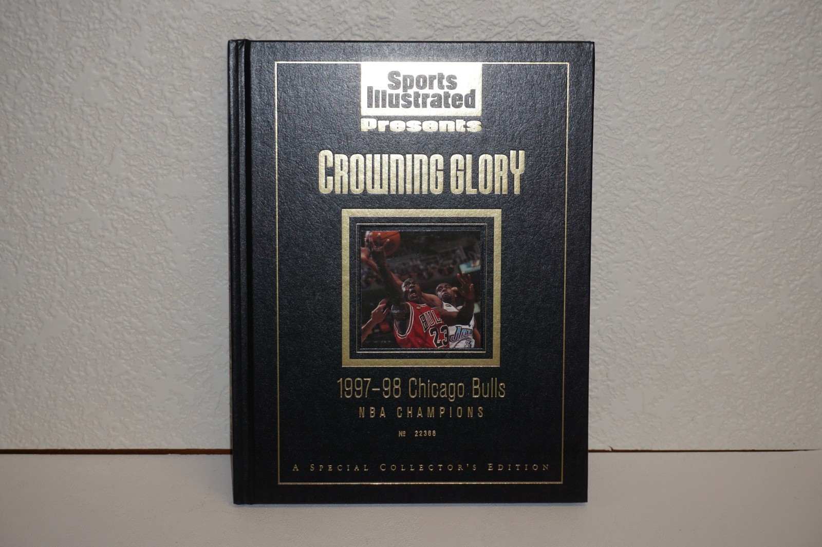 Sports Illustrated Crowning Glory Chicago Bulls 97-98 Special Collectors Edition