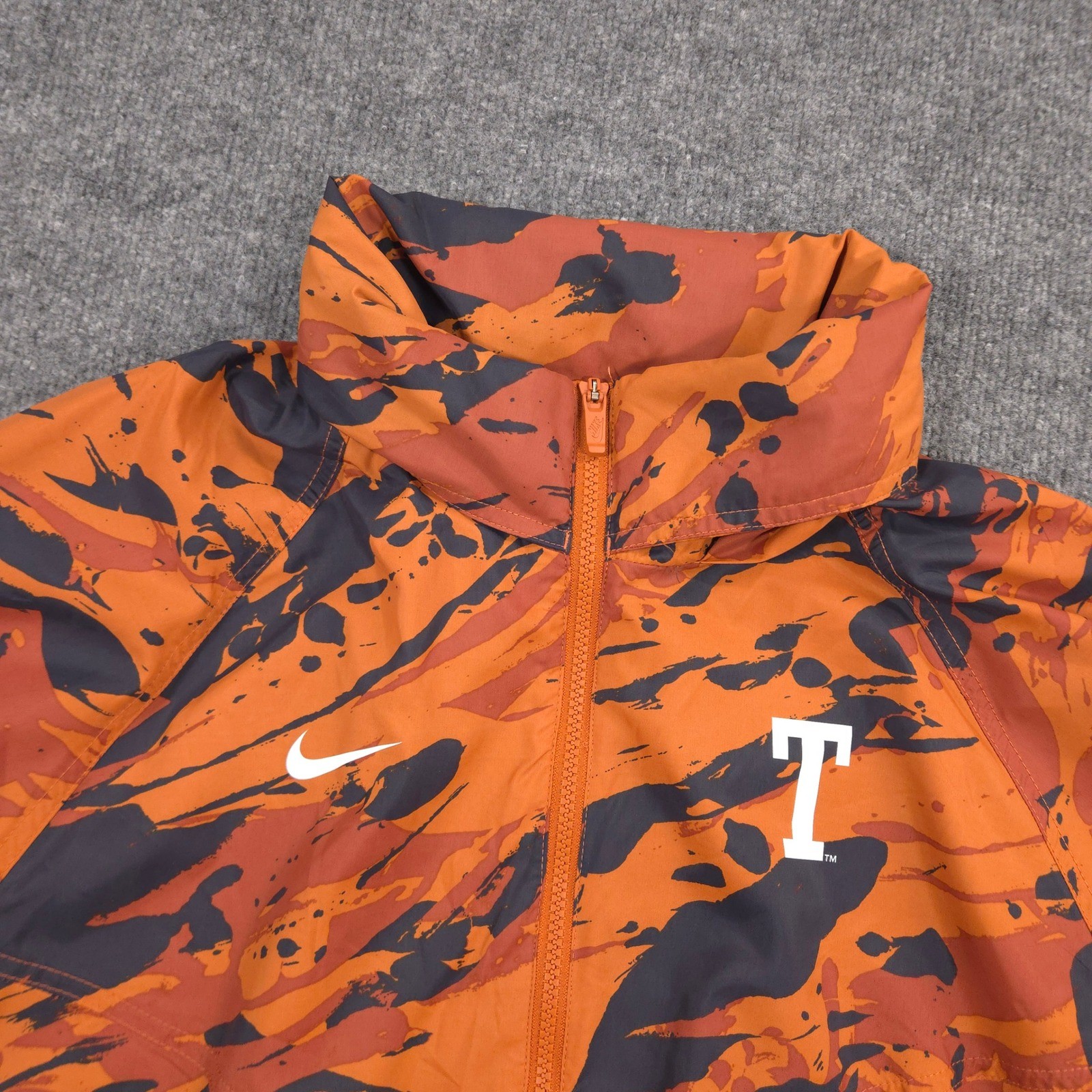 Nike Texas Longhorns Windrunner Anorak Jacket Mens L Orange Camo Stowaway Hood