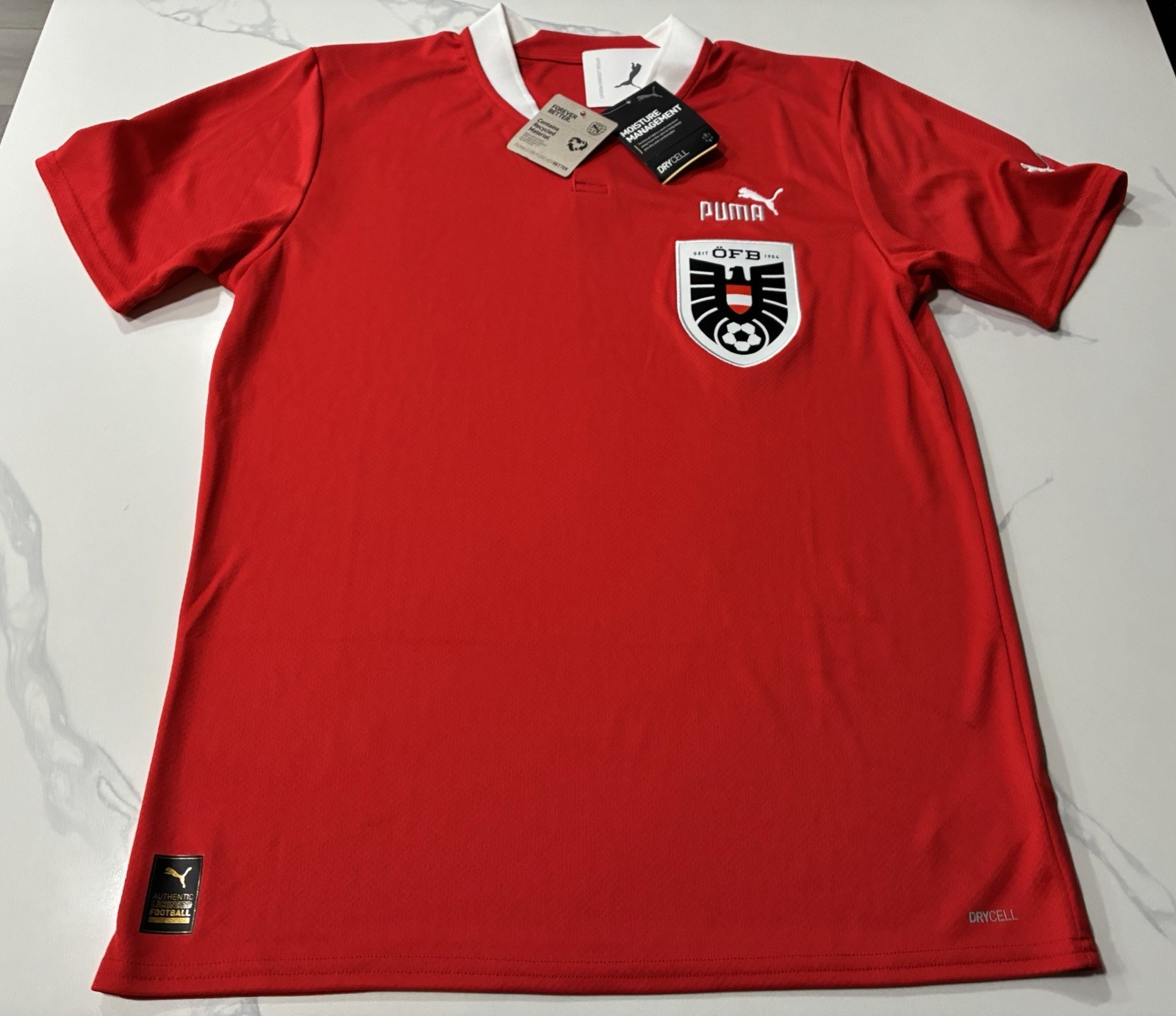 Austria National Football / Soccer Men’s Puma Jersey (Medium) Retails For $90