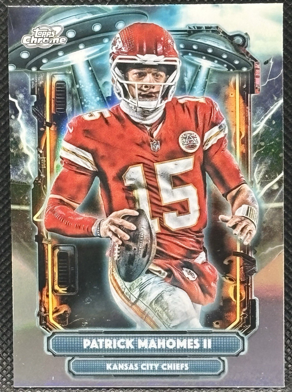 Patrick Mahomes II 2025 Topps Cosmic Chrome Extraterrestrial Talent Refractor